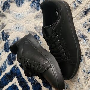 Mens black shoes size 10